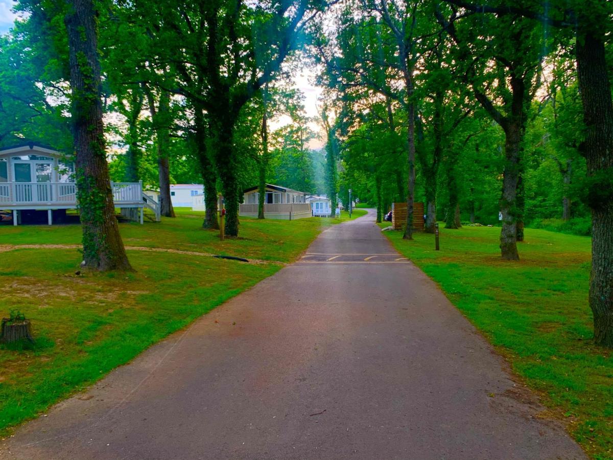Forest Beach Bashley Park Суэй Экстерьер фото