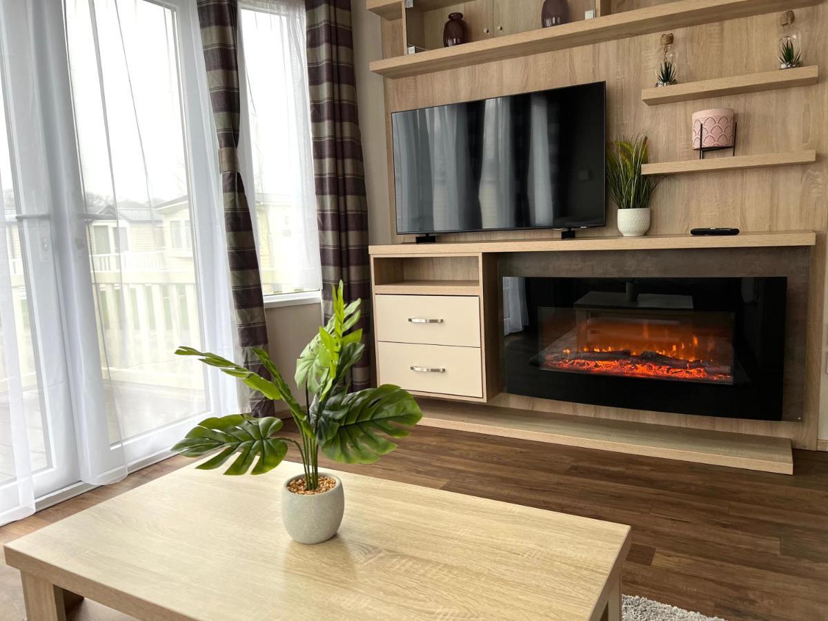Forest Beach Bashley Park Суэй Экстерьер фото