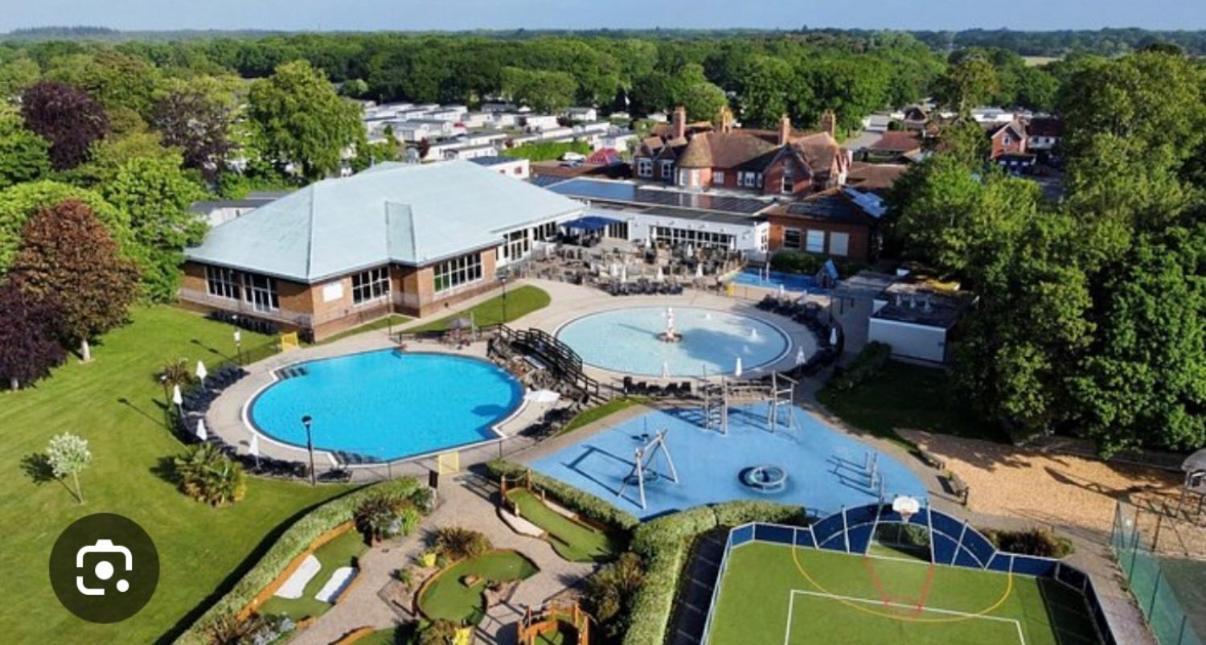 Forest Beach Bashley Park Суэй Экстерьер фото