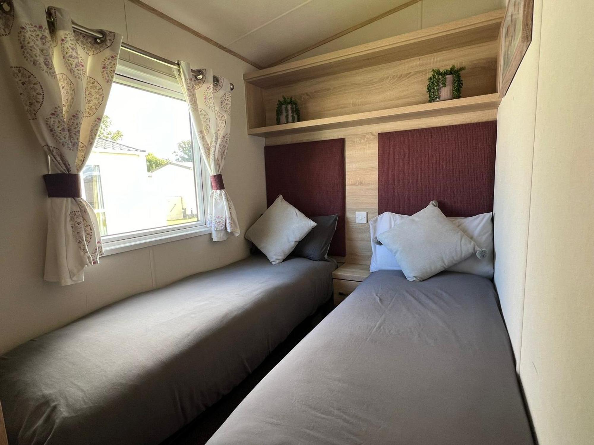 Forest Beach Bashley Park Суэй Экстерьер фото